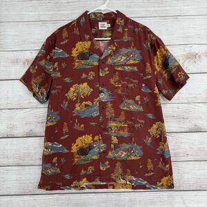 Flint and Tinder Wilderness Animal Print Button Down Shirt Mens Large Maroon Red